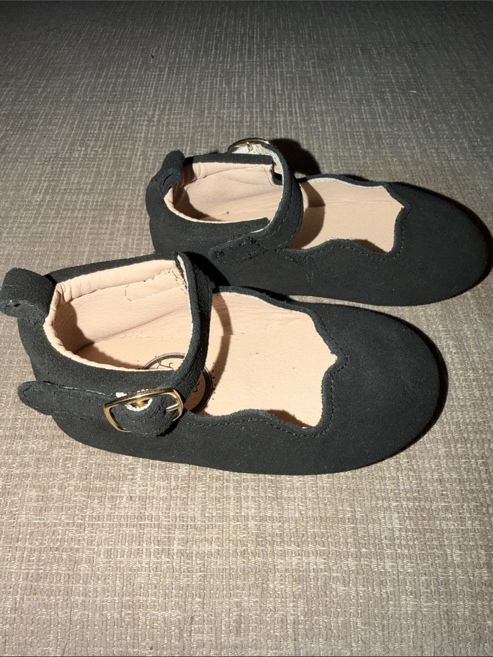 Toddler Girls Black Scalloped Mary Jane Dress Shoes with Ankle Strap